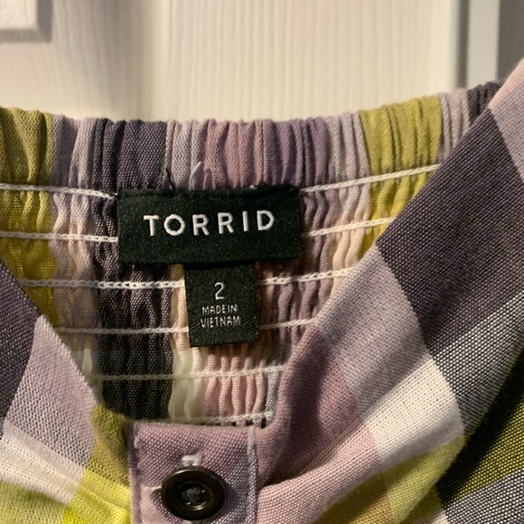 Torrid sundress with pockets! Size 2 - Picture 3 of 3